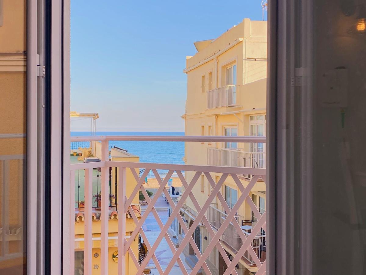 Alojamiento En La Carihuela-Costa Del Sol Торремолинос Экстерьер фото